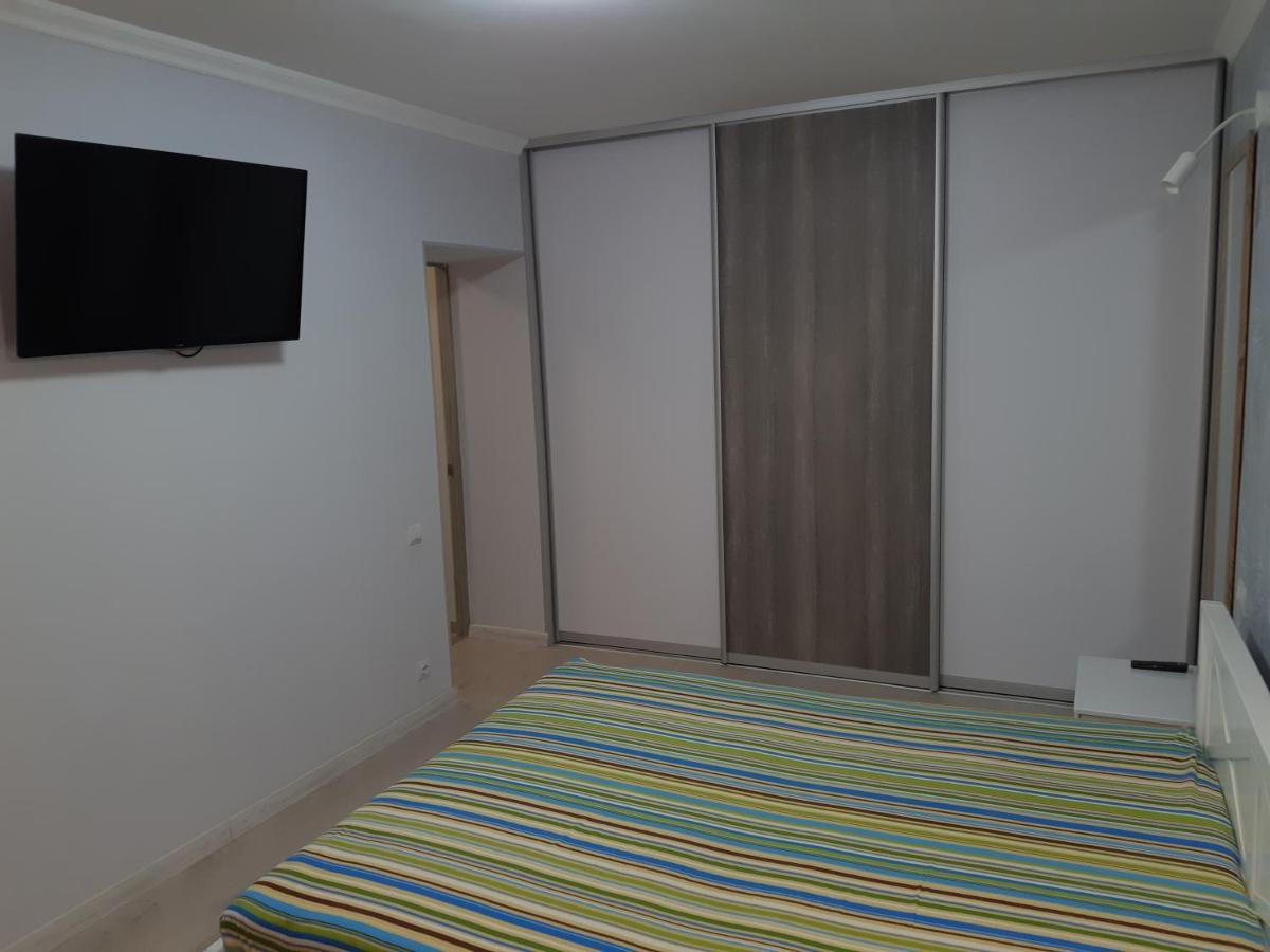 Apartment Near Stadio Metalist Kharkiv Exterior photo